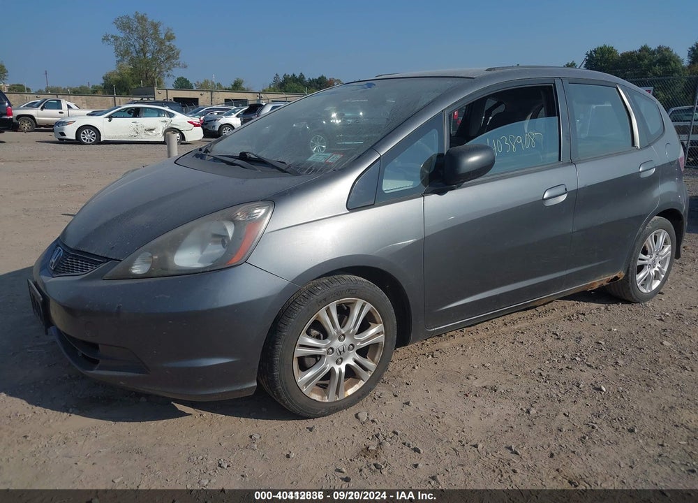 2011 HONDA FIT VIN: JHMGE8H3XBC005672