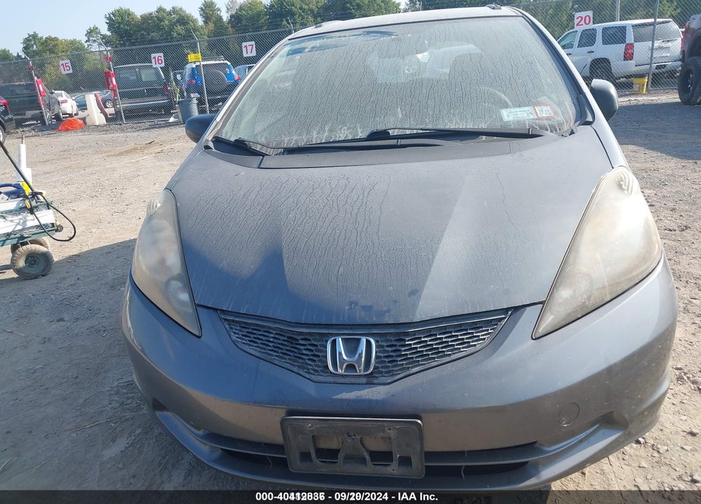 2011 HONDA FIT VIN: JHMGE8H3XBC005672