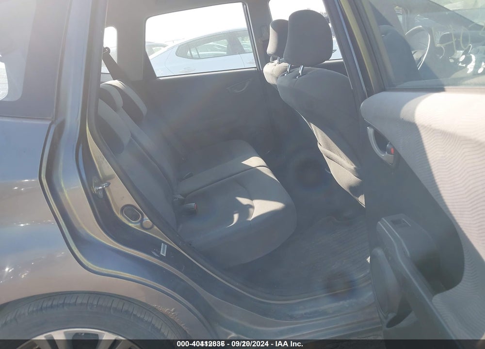2011 HONDA FIT VIN: JHMGE8H3XBC005672