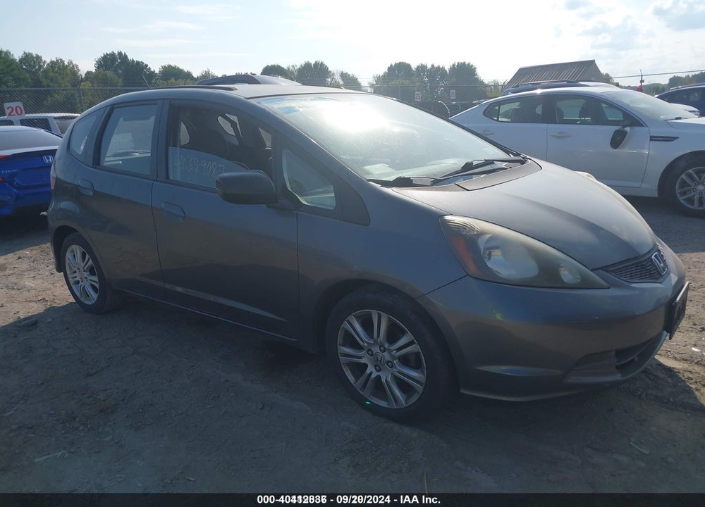 2011 HONDA FIT VIN: JHMGE8H3XBC005672