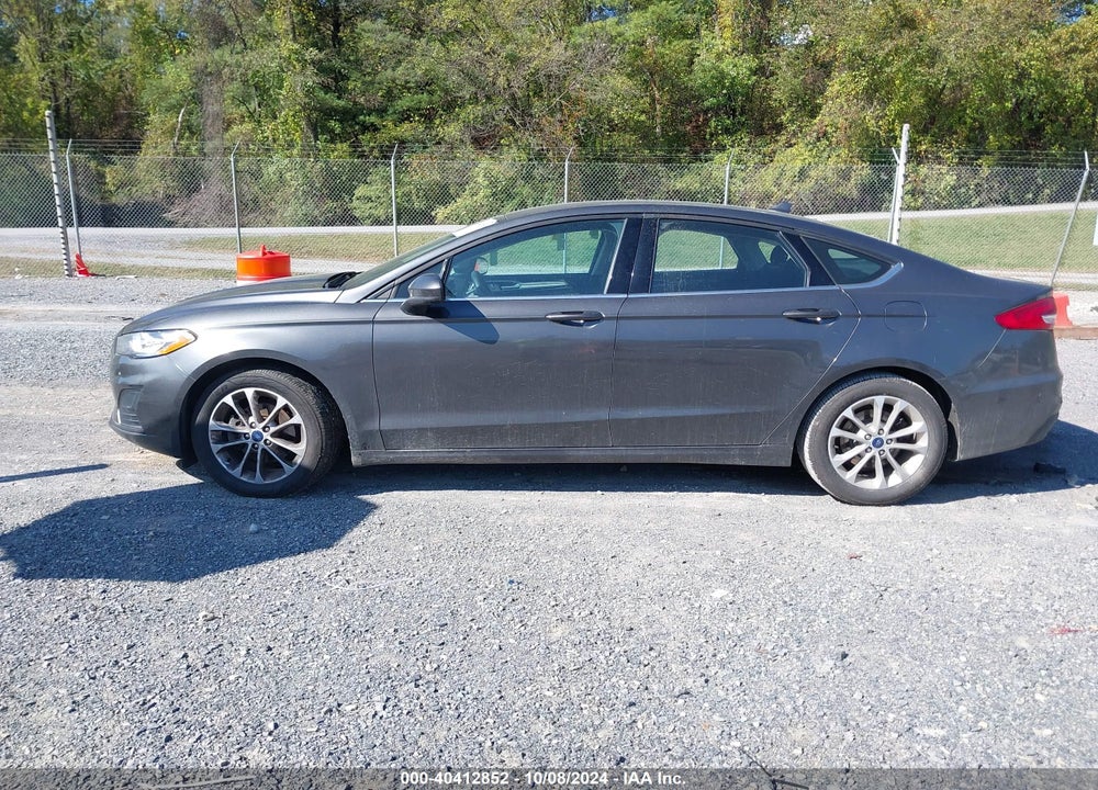 2019 FORD FUSION SE VIN: 3FA6P0HD8KR125995