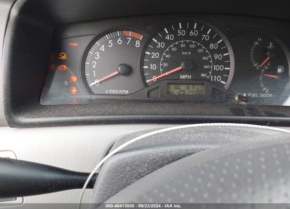 2005 TOYOTA COROLLA CE VIN: 2T1BR32E15C330493