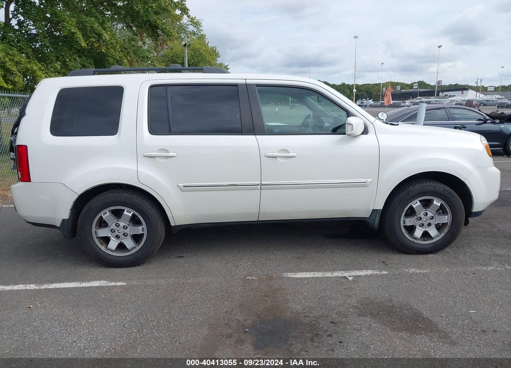 2011 HONDA PILOT TOURING VIN: 5FNYF4H96BB006451