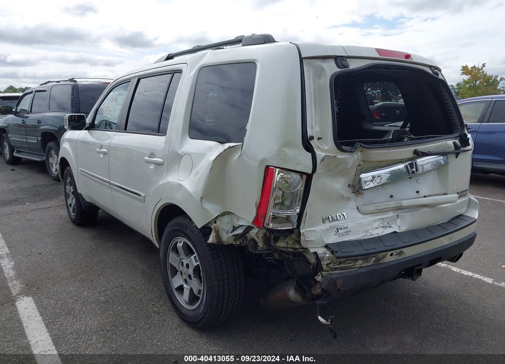 2011 HONDA PILOT TOURING VIN: 5FNYF4H96BB006451
