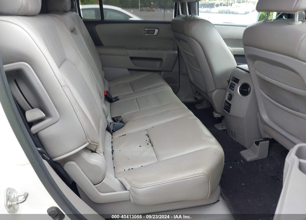 2011 HONDA PILOT TOURING VIN: 5FNYF4H96BB006451