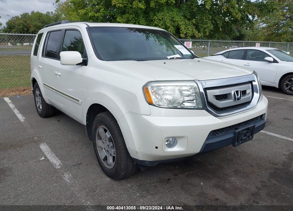 2011 HONDA PILOT TOURING VIN: 5FNYF4H96BB006451