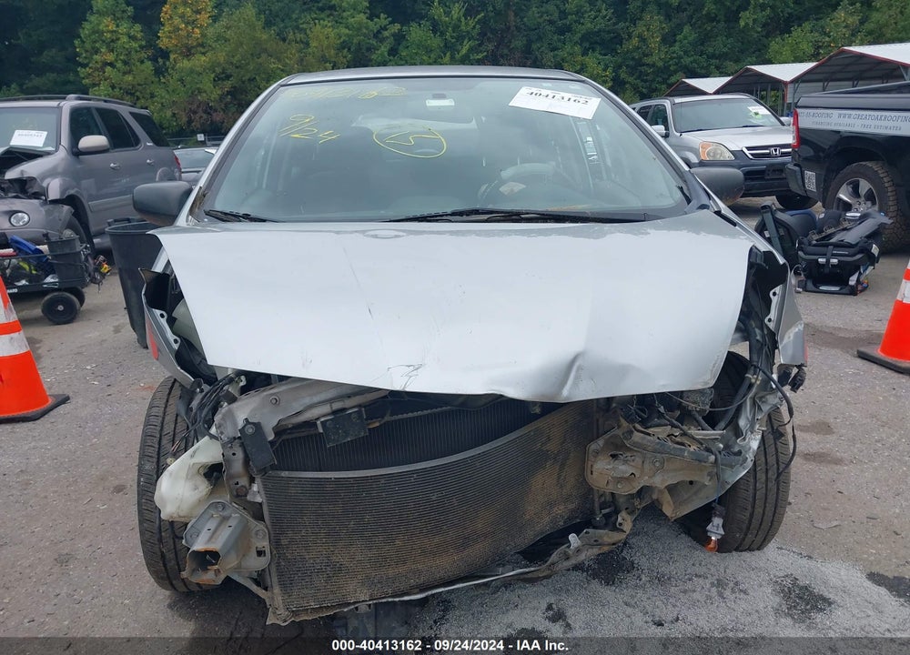 2011 HONDA FIT VIN: JHMGE8H36BS011507