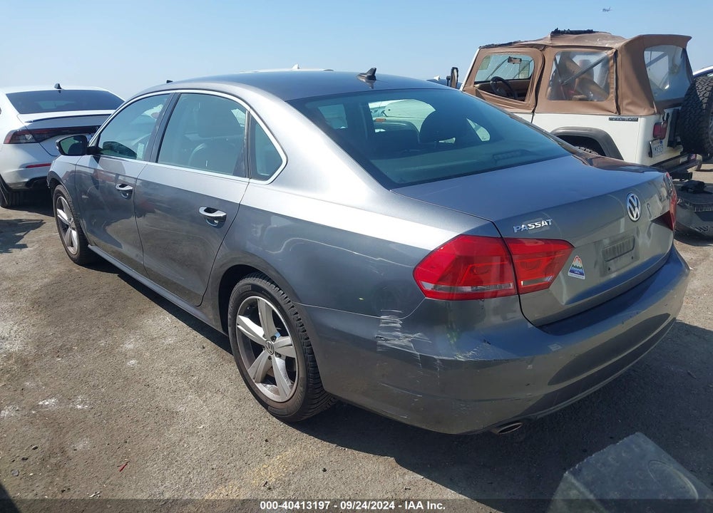 2013 VOLKSWAGEN PASSAT 2.5L SE VIN: 1VWBP7A3XDC018805