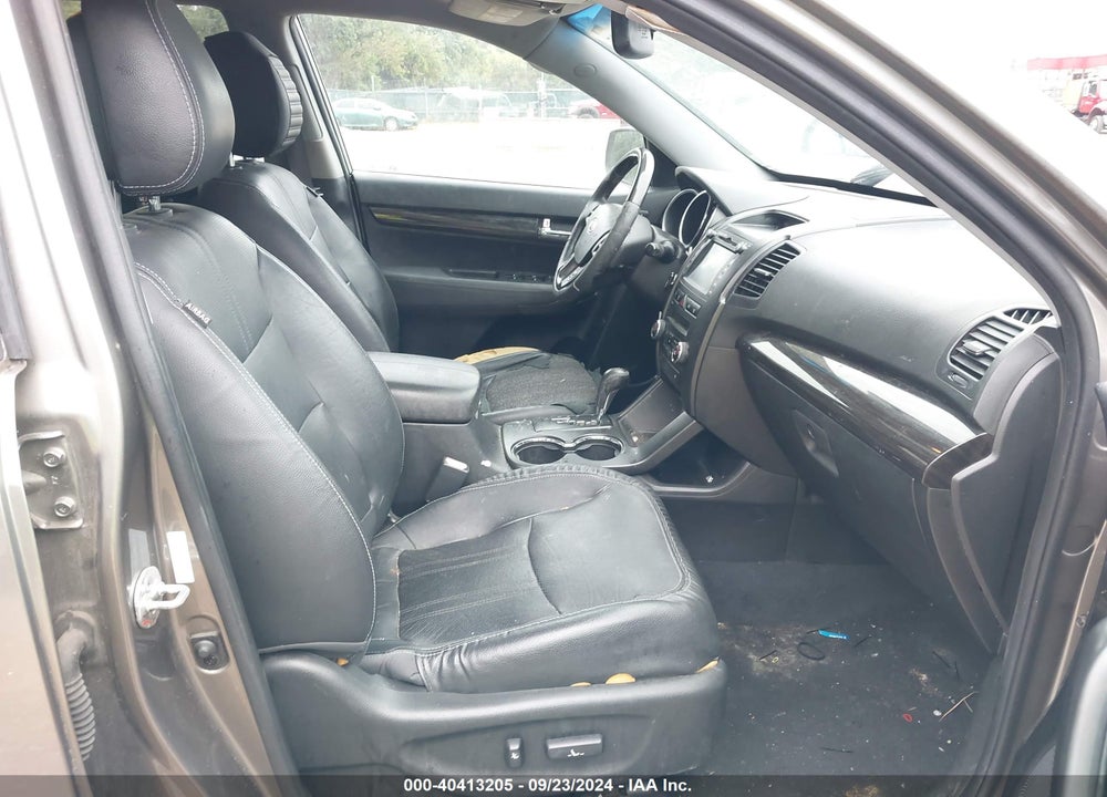 2012 KIA SORENTO SX V6 VIN: 5XYKWDA28CG204400