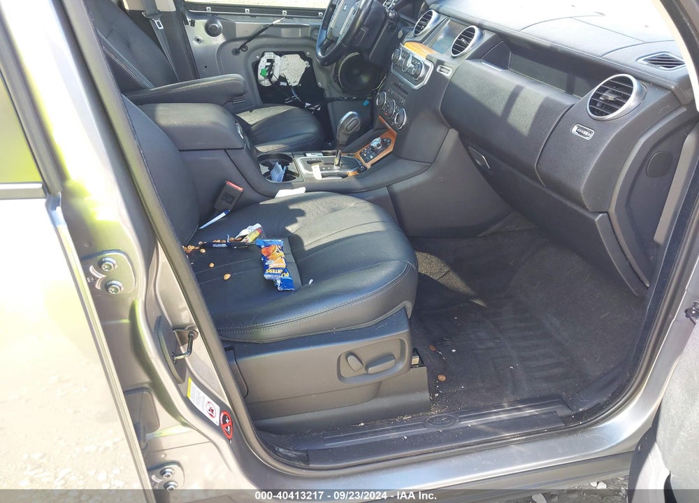 2011 LAND ROVER LR4 VIN: SALAG2D48BA575171