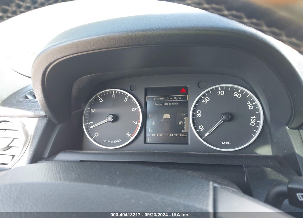 2011 LAND ROVER LR4 VIN: SALAG2D48BA575171