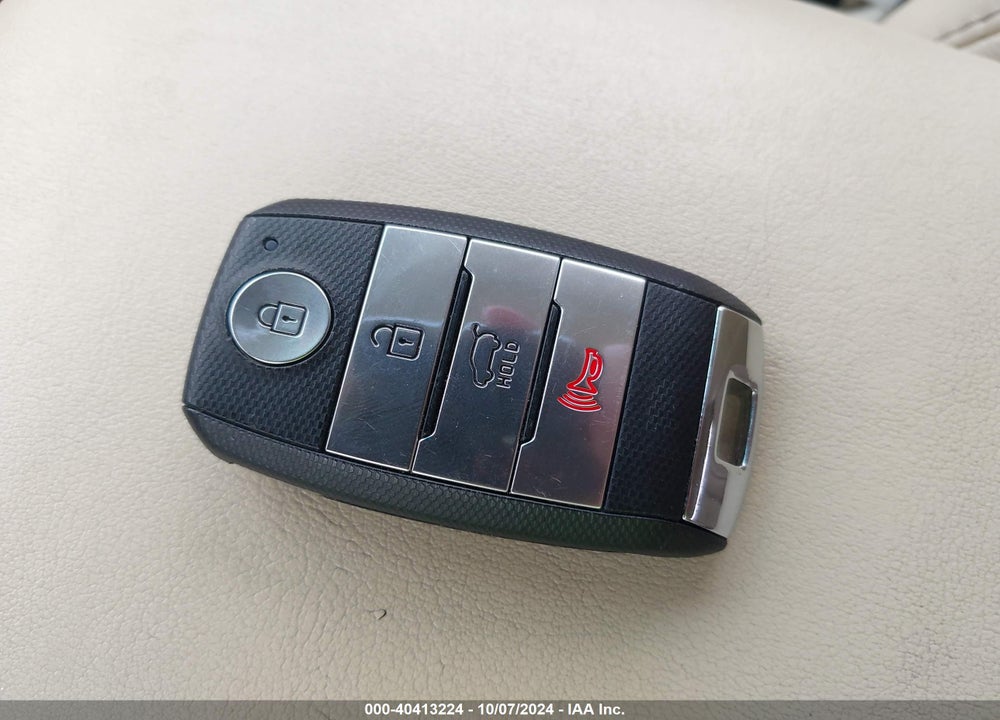 2018 KIA SPORTAGE EX VIN: KNDPN3AC0J7401597