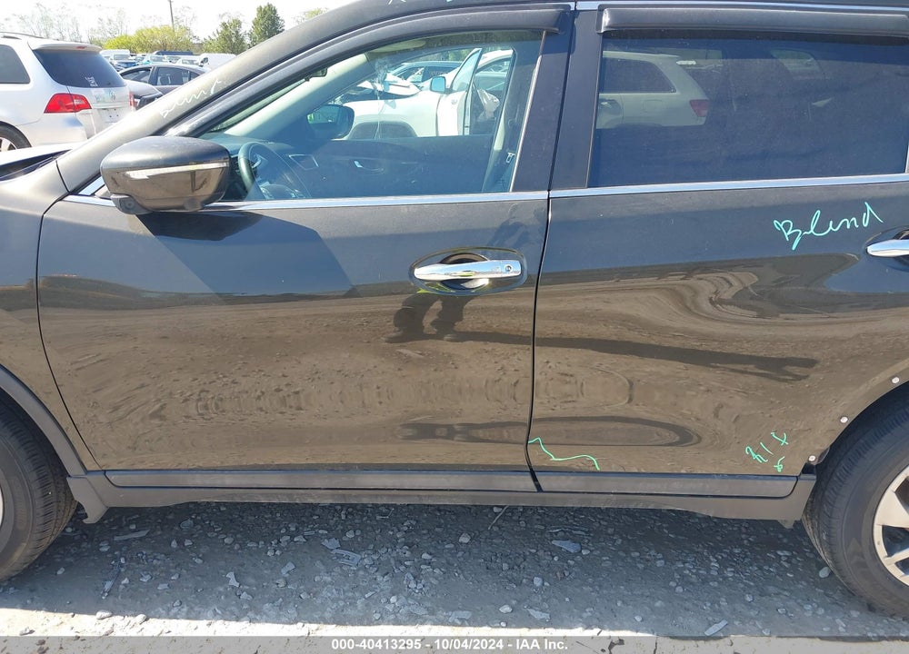 2015 NISSAN ROGUE SL VIN: 5N1AT2MV8FC834470