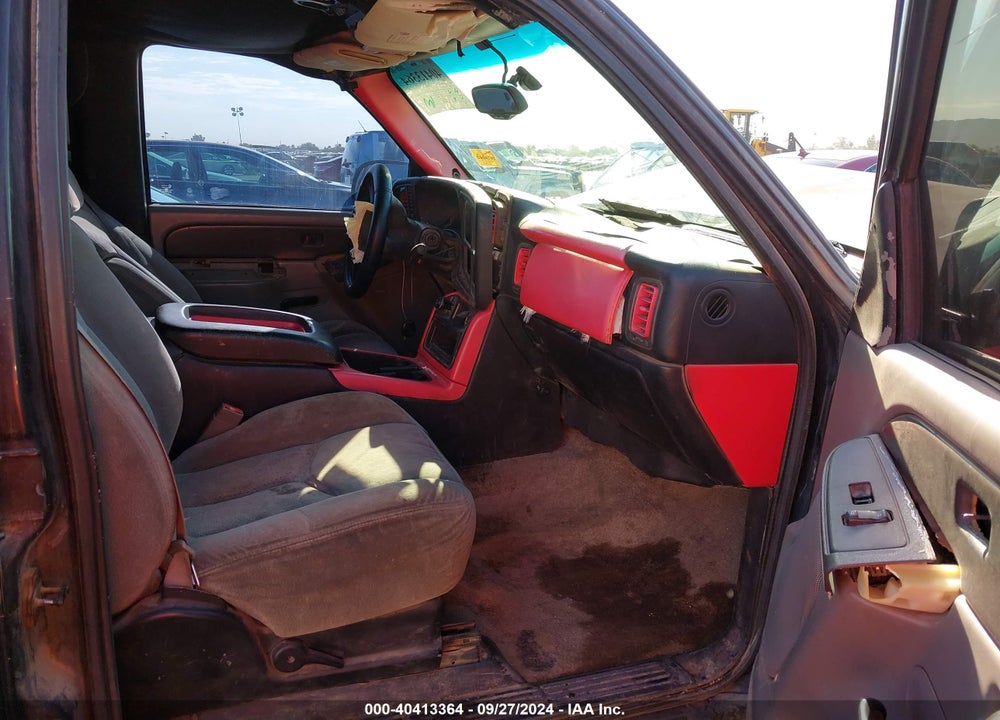 2003 CHEVROLET TAHOE LS VIN: 1GNEC13V03R251621