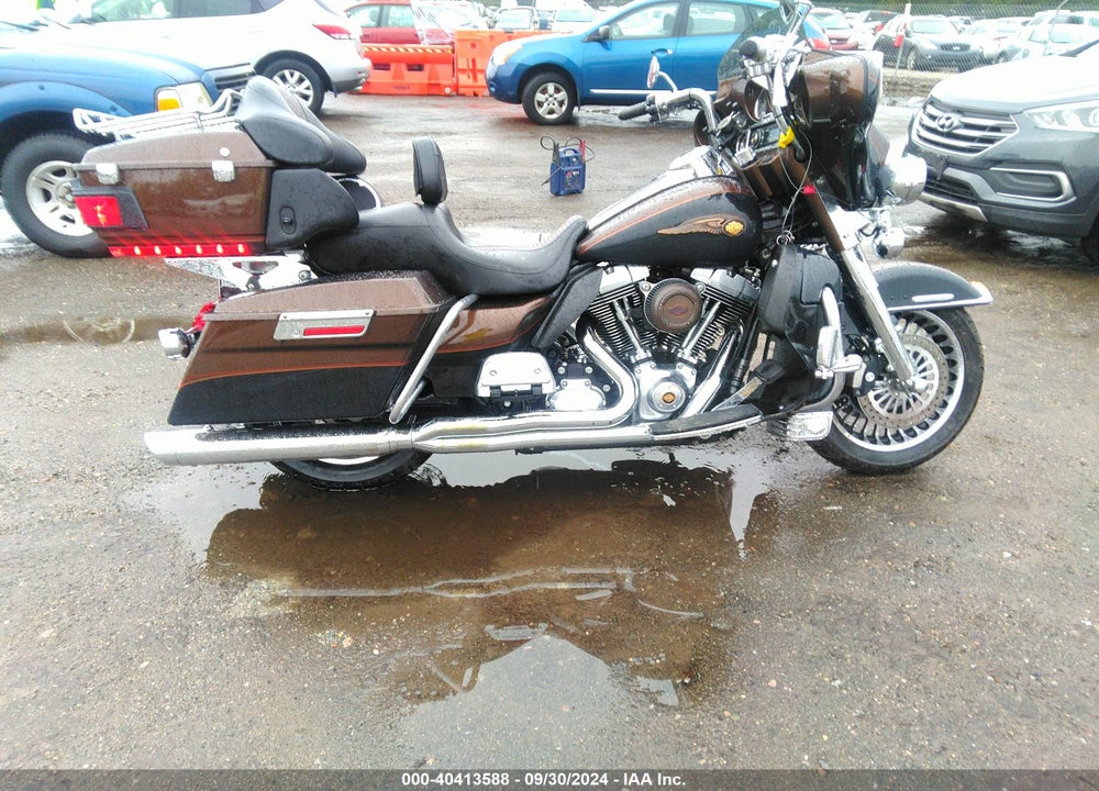 2013 HARLEY-DAVIDSON FLHTK ELECTRA GLIDE ULT LTD/ANN VIN: 1HD1KEM28DB632793