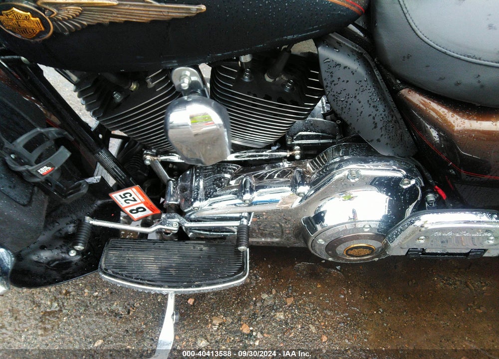 2013 HARLEY-DAVIDSON FLHTK ELECTRA GLIDE ULT LTD/ANN VIN: 1HD1KEM28DB632793