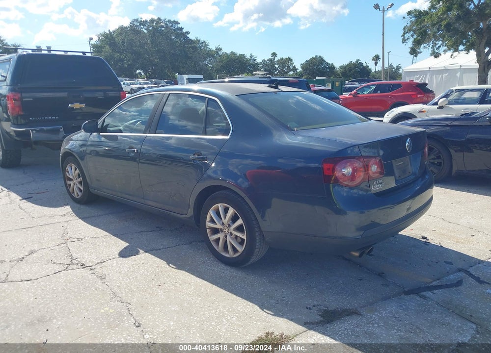 2010 VOLKSWAGEN JETTA SE VIN: 3VWRX7AJ7AM019210