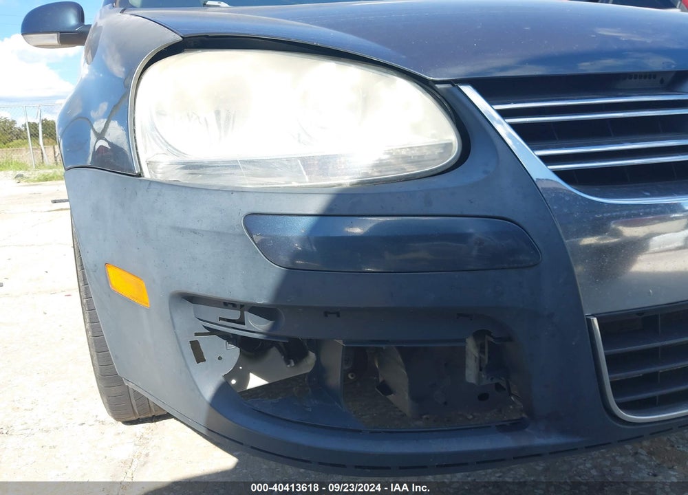 2010 VOLKSWAGEN JETTA SE VIN: 3VWRX7AJ7AM019210