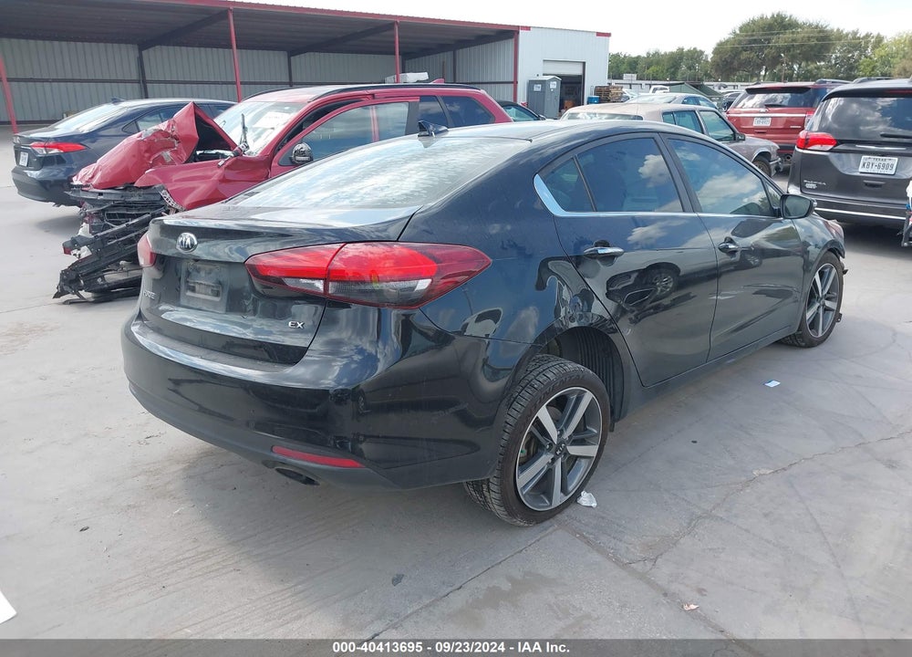 2018 KIA FORTE EX VIN: 3KPFN4A86JE192573