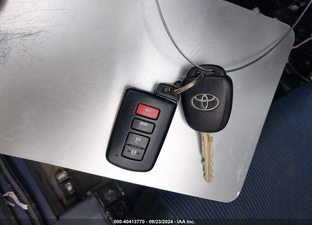 2019 TOYOTA COROLLA SE VIN: 2T1BURHE2KC138715