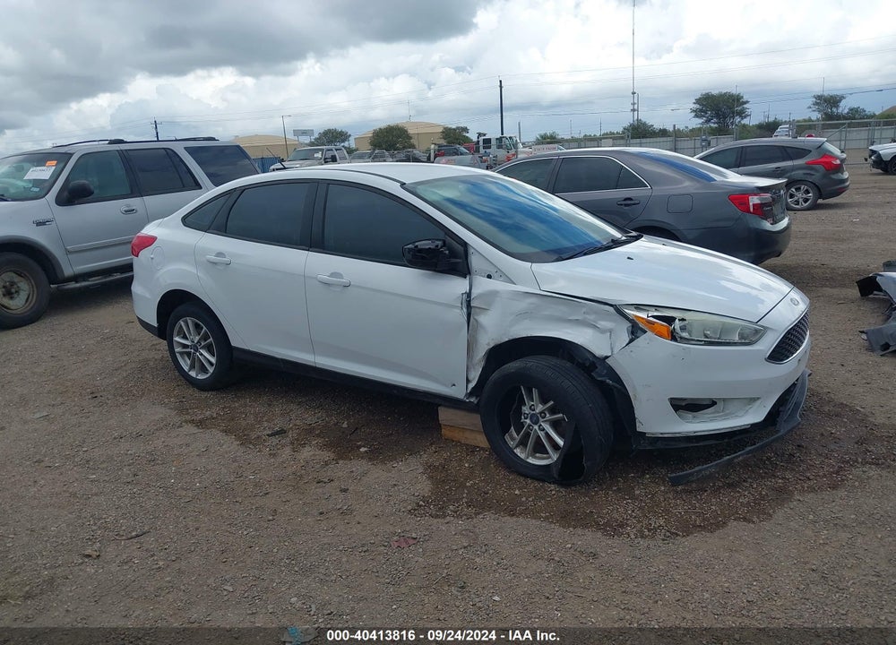 2015 FORD FOCUS SE VIN: 1FADP3F28FL262014