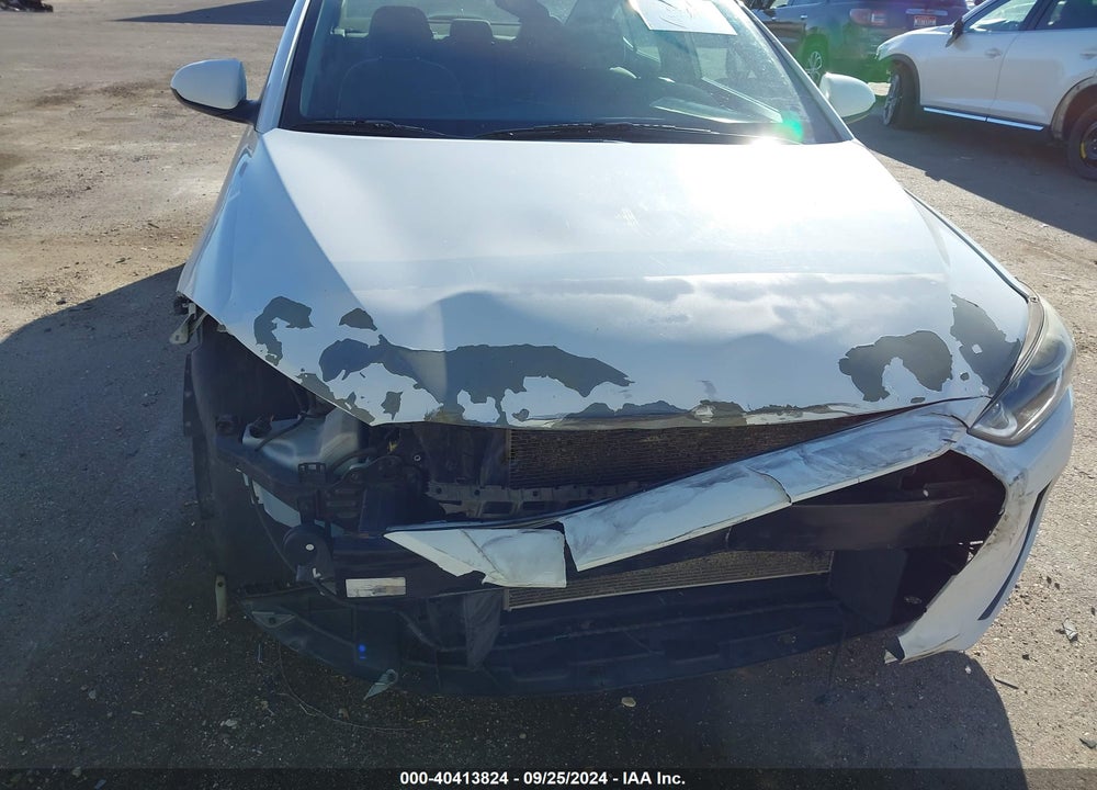 2017 HYUNDAI ELANTRA SE VIN: 5NPD74LF9HH091725