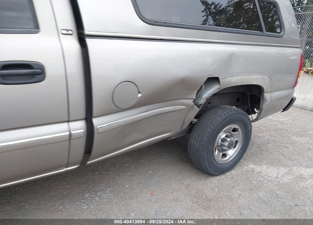 2002 GMC SIERRA 2500HD SLE VIN: 1GTHC23192F107400