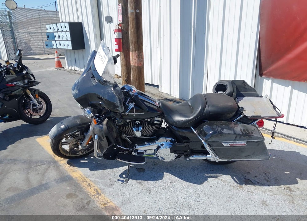 2022 HARLEY-DAVIDSON FLHTK VIN: 1HD1KEF28NB604751