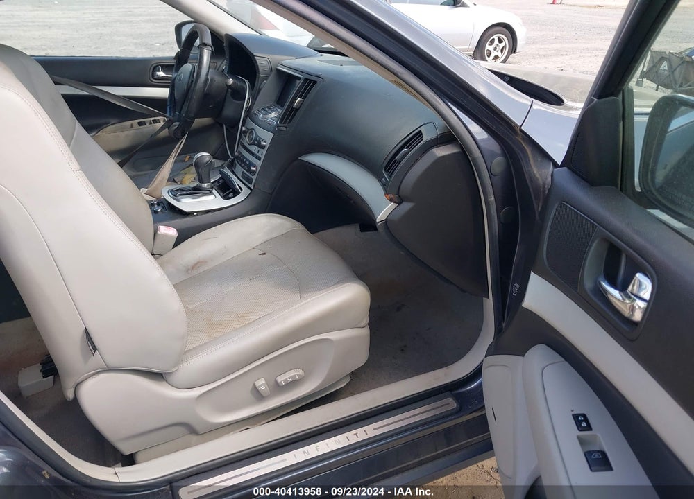 2009 INFINITI G37X VIN: JNKCV61F99M054437