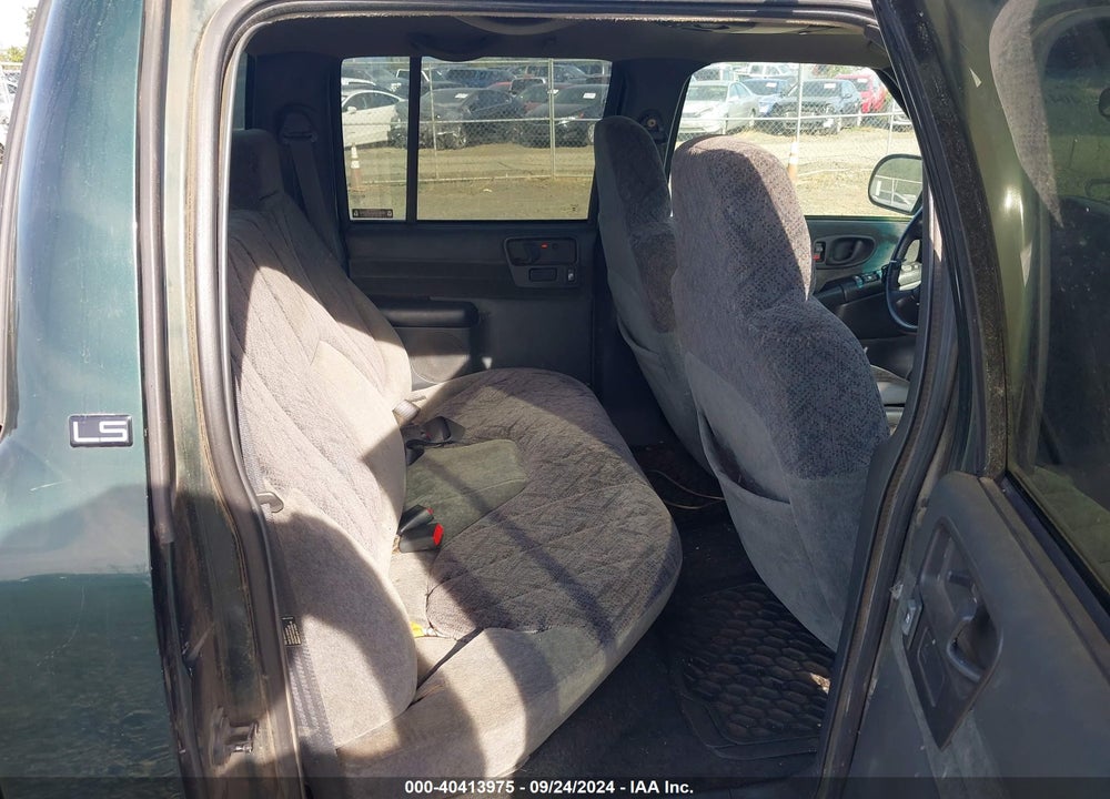 2002 CHEVROLET S-10 LS VIN: 1GCDT13W82K181113