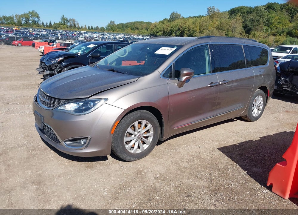 2017 CHRYSLER PACIFICA TOURING L VIN: 2C4RC1BGXHR539905