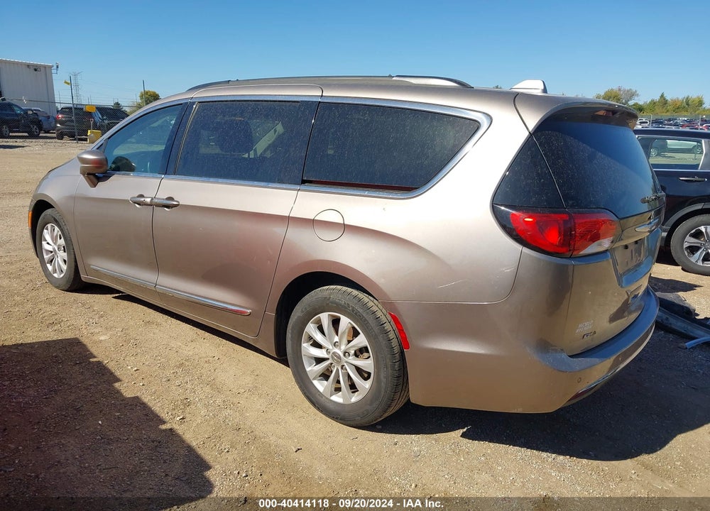 2017 CHRYSLER PACIFICA TOURING L VIN: 2C4RC1BGXHR539905