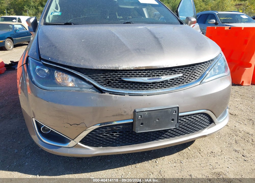 2017 CHRYSLER PACIFICA TOURING L VIN: 2C4RC1BGXHR539905