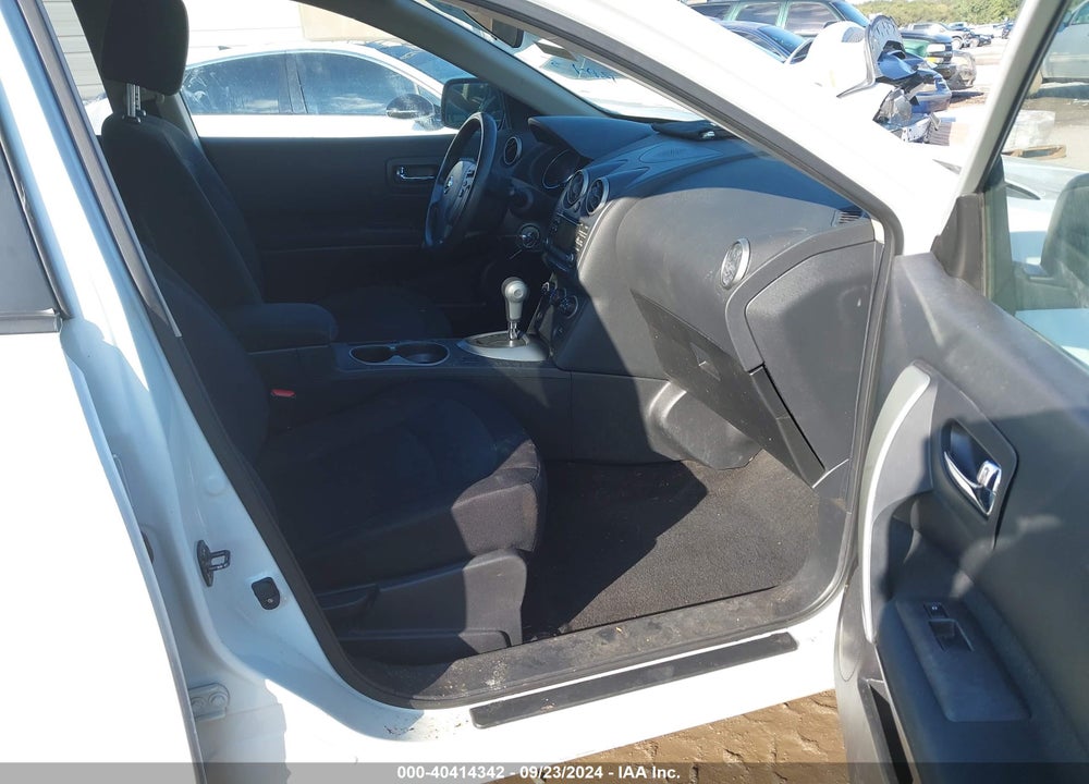 2013 NISSAN ROGUE S VIN: JN8AS5MT8DW038521