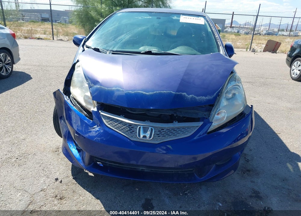 2011 HONDA FIT SPORT VIN: JHMGE8H52BC008812
