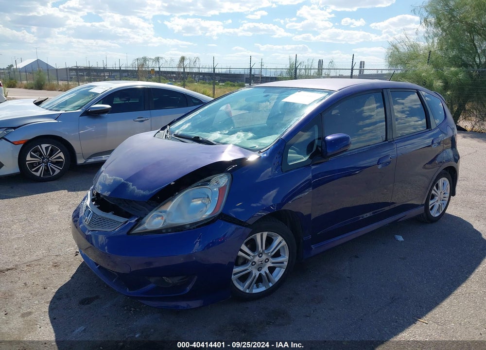 2011 HONDA FIT SPORT VIN: JHMGE8H52BC008812