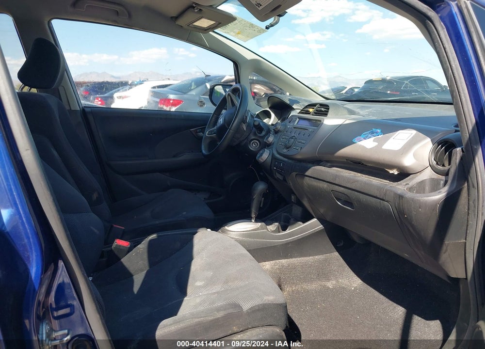 2011 HONDA FIT SPORT VIN: JHMGE8H52BC008812