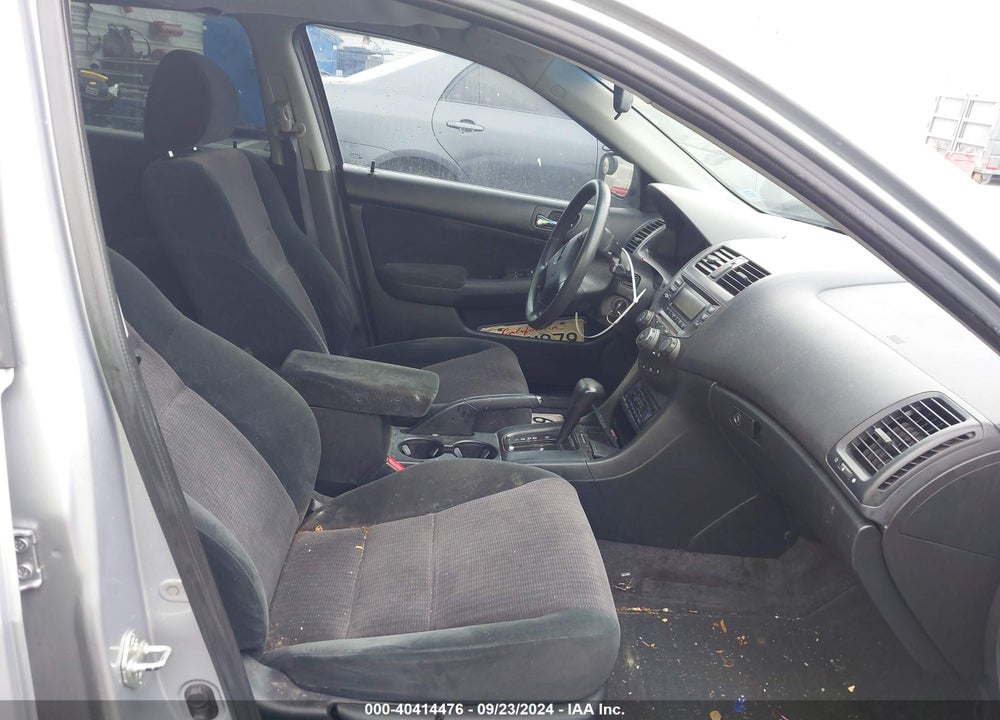 2005 HONDA ACCORD 2.4 LX VIN: 1HGCM56465A027781