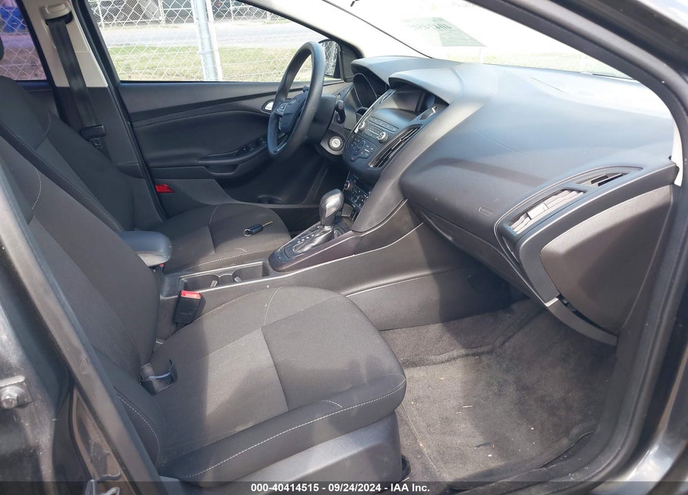 2018 FORD FOCUS SE VIN: 1FADP3FEXJL210578