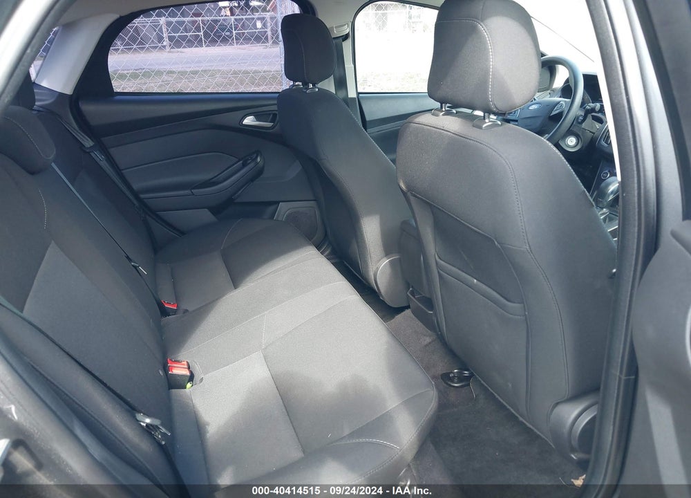 2018 FORD FOCUS SE VIN: 1FADP3FEXJL210578