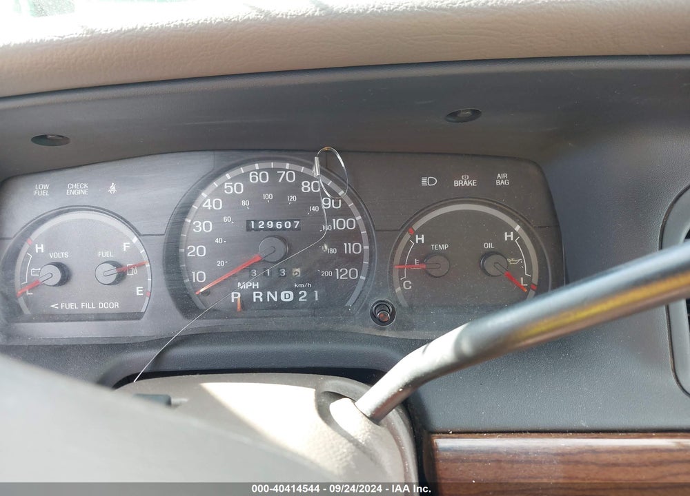 2003 FORD CROWN VICTORIA STANDARD VIN: 2FAFP73W93X164423