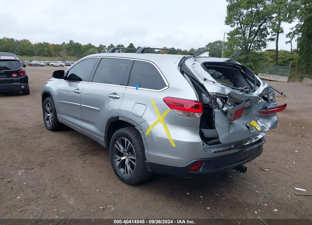 2018 TOYOTA HIGHLANDER LE PLUS VIN: 5TDBZRFHXJS878999