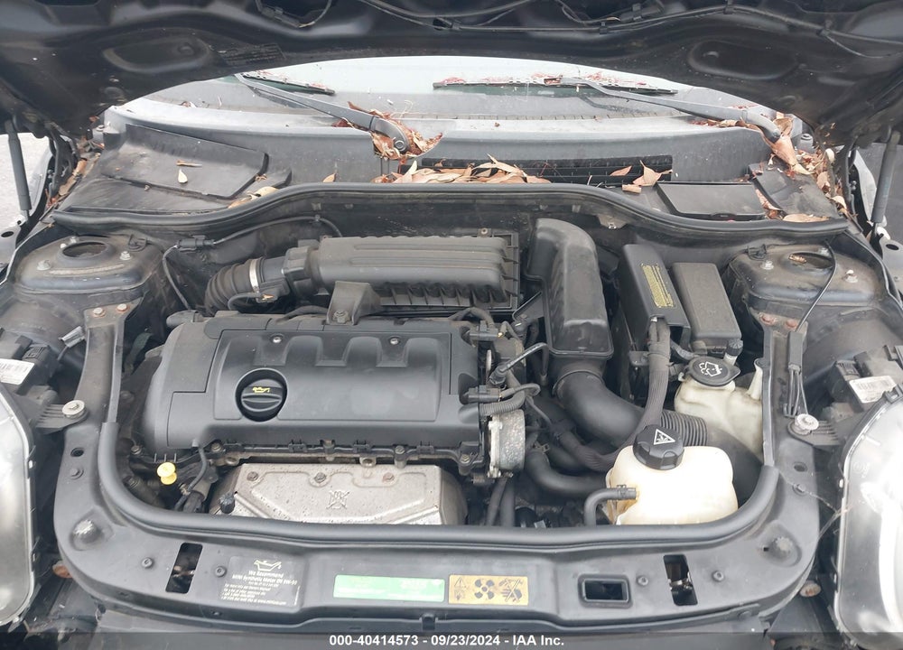 2009 MINI COOPER VIN: WMWMF335X9TU70229