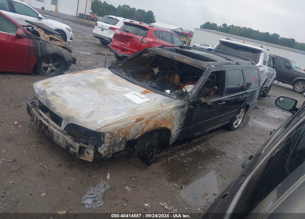 2000 VOLVO V70 R VIN: YV1LV60D5Y2638694