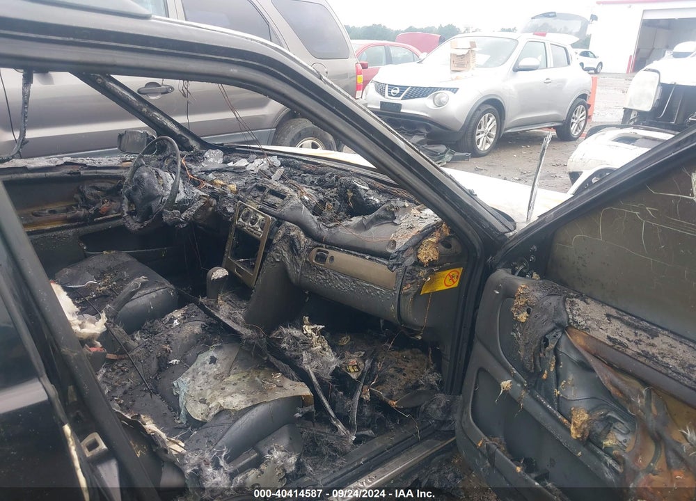 2000 VOLVO V70 R VIN: YV1LV60D5Y2638694