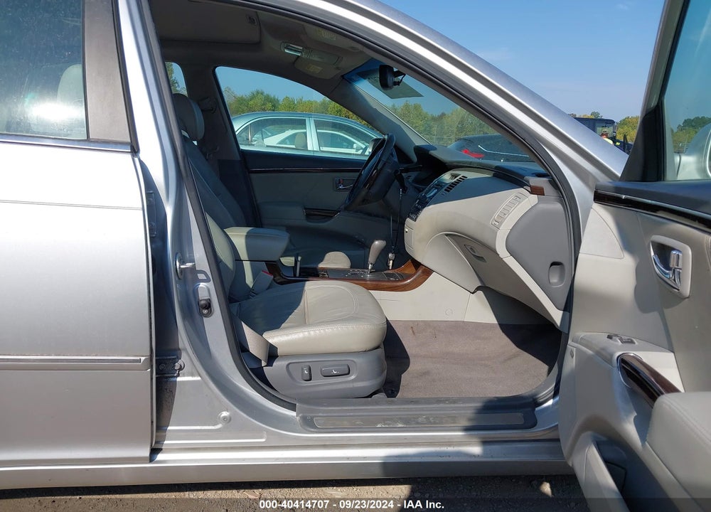 2009 HYUNDAI AZERA LIMITED VIN: KMHFC46F99A370922