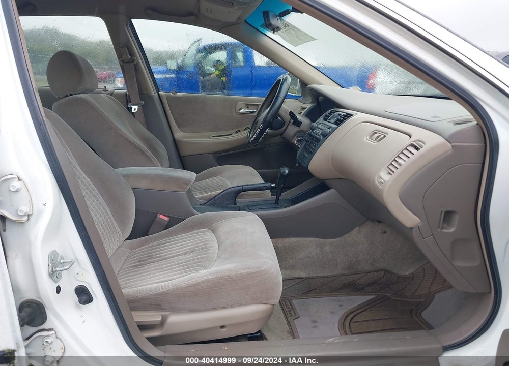 1998 HONDA ACCORD LX V6 VIN: 1HGCG164XWA016526