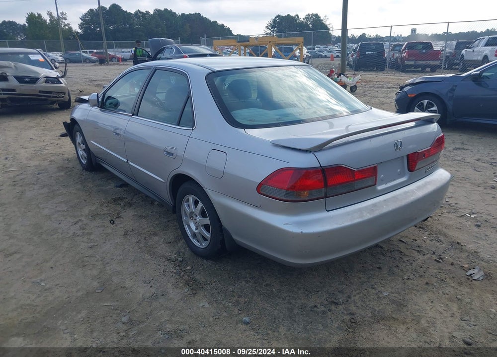2002 HONDA ACCORD 2.3 SE VIN: 1HGCG56752A066827