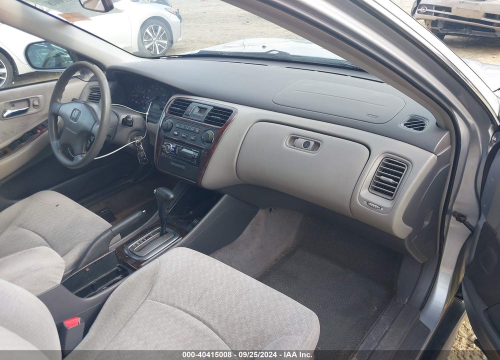 2002 HONDA ACCORD 2.3 SE VIN: 1HGCG56752A066827