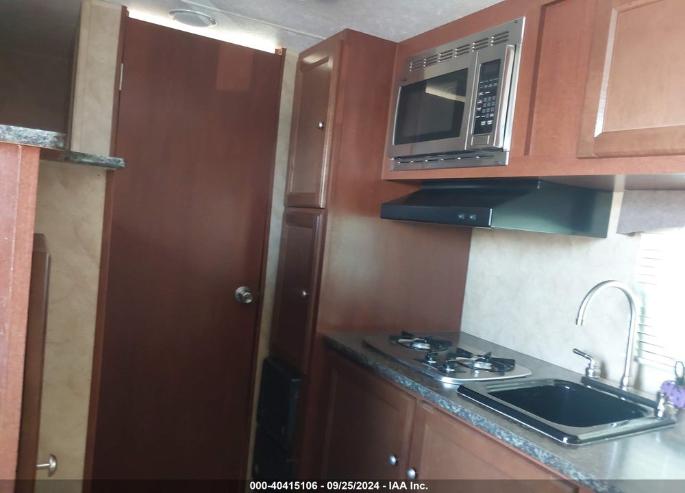 2015 COACHMEN CLIPPER M-16B VIN: 5ZT2CWEC0F5107078